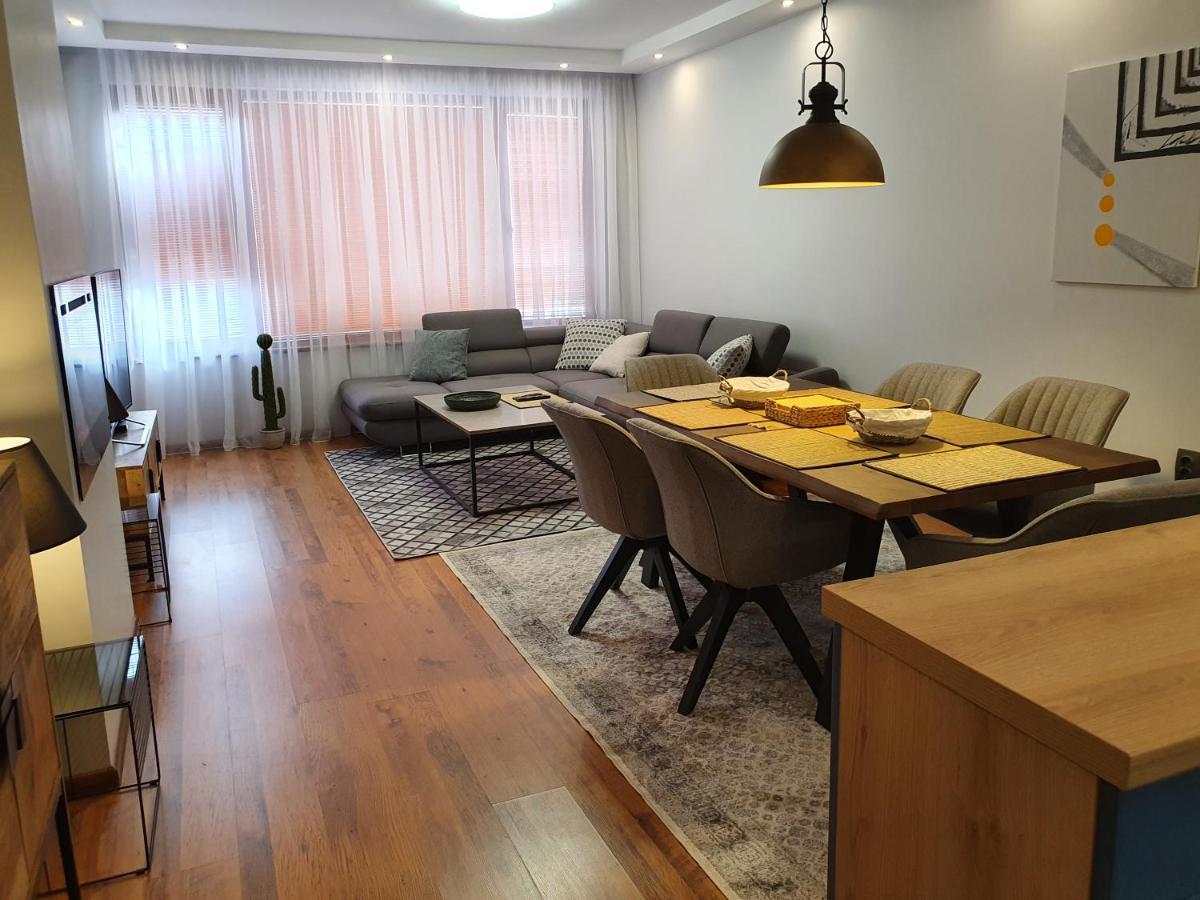 Monteverde Ski Lift Apartment Bansko Bagian luar foto