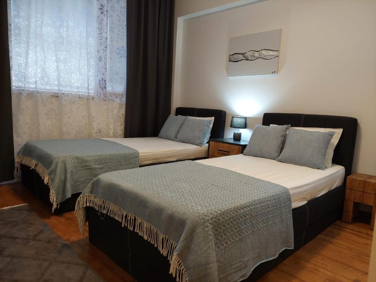 Monteverde Ski Lift Apartment Bansko Bagian luar foto